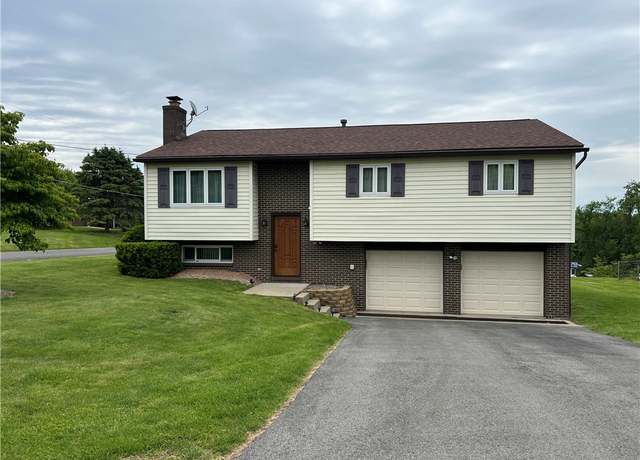 Property at 4130 James Dr, Lower Burrell, PA 15068, 3 beds, 1.5 baths