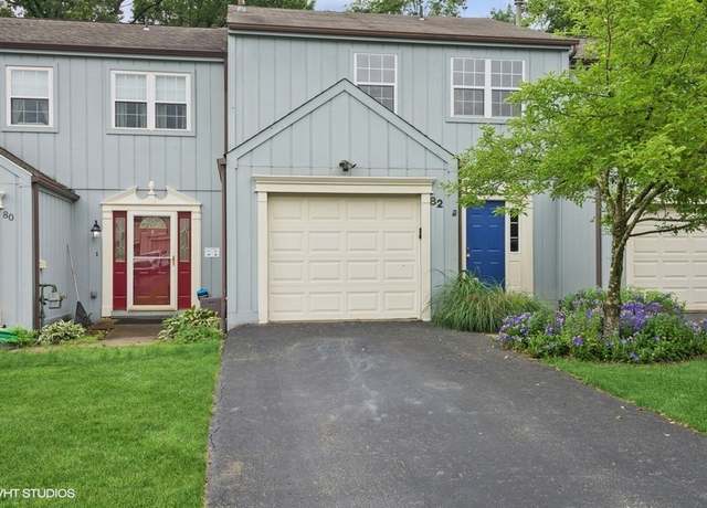 Property at 82 Monmouth Dr, Cranberry Twp, PA 16066, 3 beds, 1.5 baths