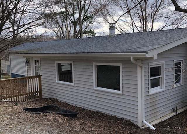 Property at 23 Gilmore Ln, Sandy Lake Twp, PA 16153, 3 beds, 1 bath