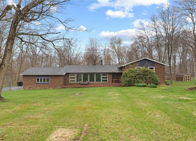 Property at 212 Ridgeway Dr, Economy, PA 15005, 3 beds, 3 baths