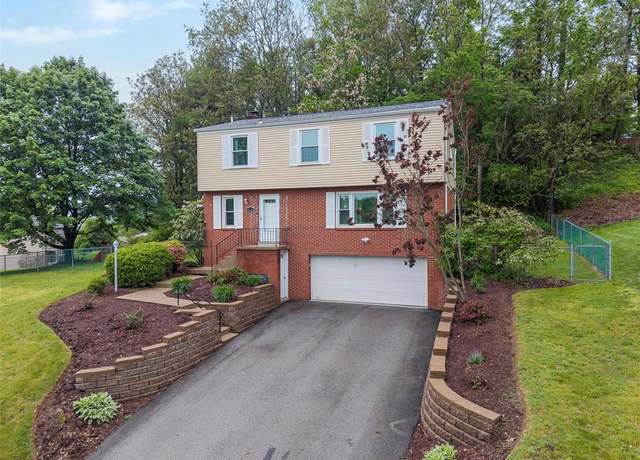 Property at 215 E Edgewood Dr, Peters Twp, PA 15317, 4 beds, 2.5 baths