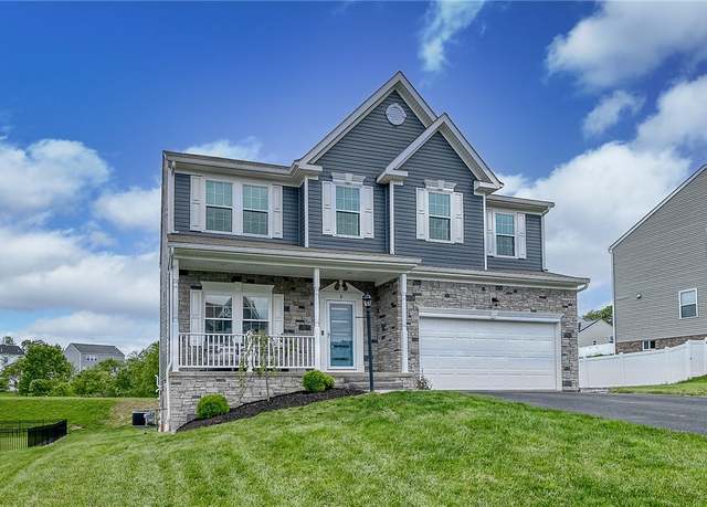 Property at 8 Pony Ct, Findlay Twp, PA 15126, 5 beds, 3.5 baths
