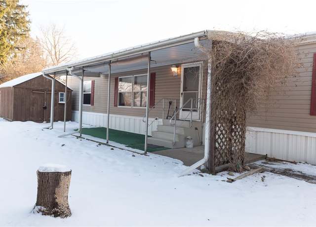 Property at 914 Chester Dr, Cranberry Twp, PA 16066, 3 beds, 2 baths