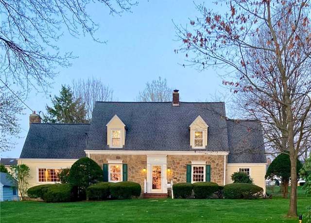Property at 200 E Washington Blvd, Grove City Boro, PA 16127, 4 beds, 3.5 baths