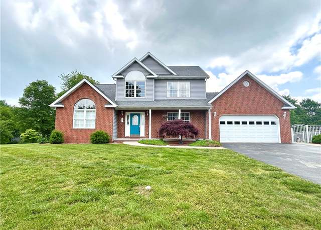 Property at 121 Cardinal Dr, East Franklin Twp, PA 16201, 4 beds, 3.5 baths