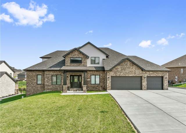 Property at 7481 Alvina Ct, North Huntingdon, PA 15642, 4 beds, 3.5 baths