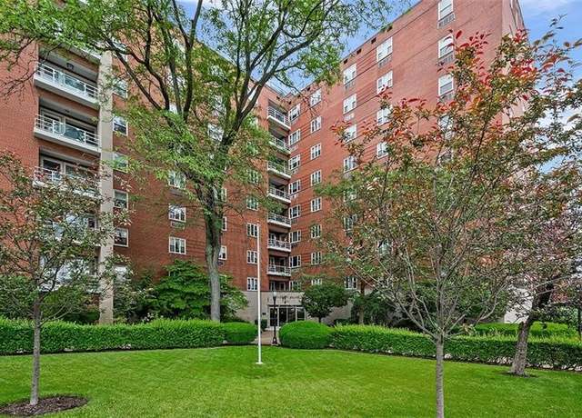 Property at 4601 5th #327, Oakland, PA 15213, 3 beds, 2 baths