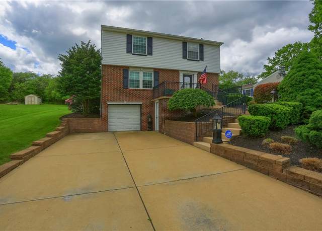 Property at 439 Deerfield Dr, Cranberry Twp, PA 16066, 3 beds, 2.5 baths