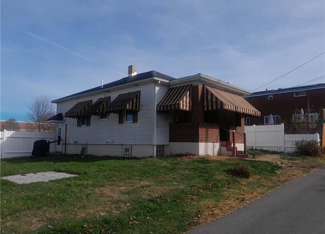 Property at 658 Orchard Avenue Rear, Bridgeville, PA 15017, 2 beds, 1.5 baths
