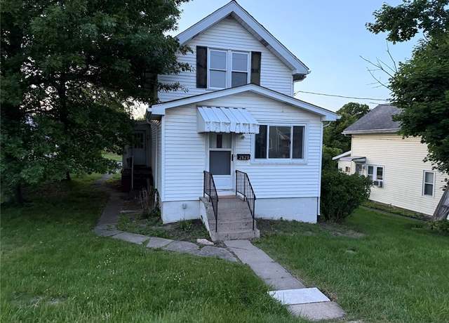 Property at 2828 Oak St, Bethel Park, PA 15102, 2 beds, 1.5 baths