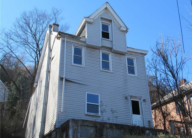 Property at 1305 Island Ave, Stowe Twp, PA 15136, 4 beds, 2 baths