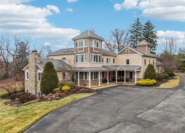Property at 964 Thorn Run Rd, Moon/crescent Twp, PA 15108, 5 beds, 6.5 baths