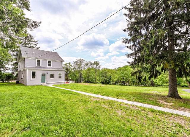 Property at 322 Crane Ave Rear, Beechview, PA 15216, 4 beds, 2.5 baths