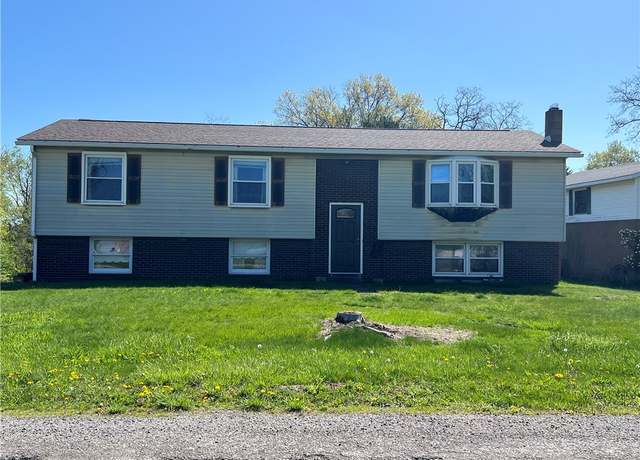 Property at 300 Center Manor Dr, Center Twp - Bea, PA 15061, 3 beds, 2 baths