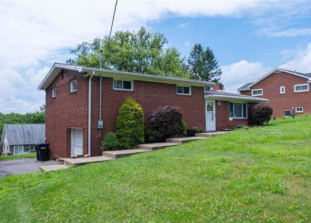 Property at 223 Larue Dr, Moon/crescent Twp, PA 15108, 3 beds, 1.5 baths