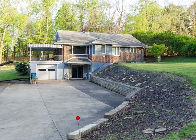 Property at 749 School St, Moon/crescent Twp, PA 15046, 3 beds, 2 baths