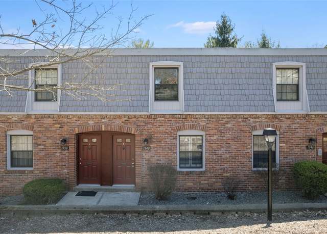 Property at 1348 Pennsbury Blvd, Pennsbury, PA 15205, 2 beds, 1.5 baths