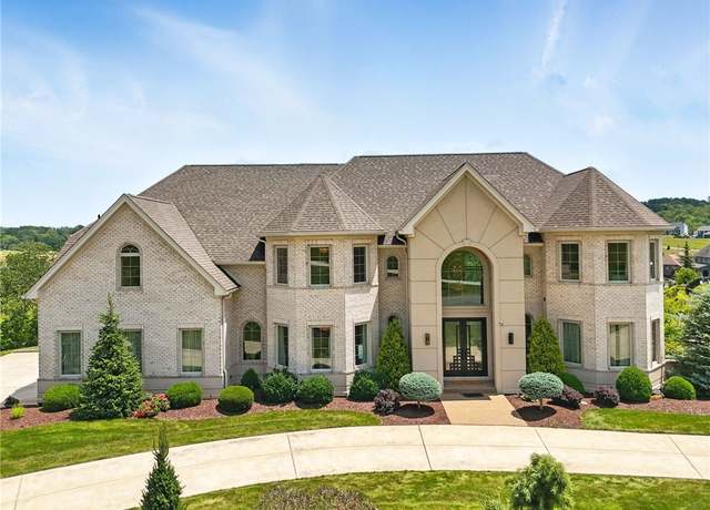 Property at 514 Villa Dr, Peters Twp, PA 15367, 5 beds, 5.5 baths