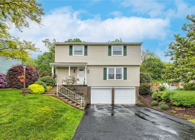 Property at 208 Wren Dr, Hempfield Twp - Wml, PA 15601, 3 beds, 2.5 baths