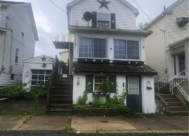 Property at 539 Walnut St, Vandergrift - Wml, PA 15690, 3 beds, 1.5 baths