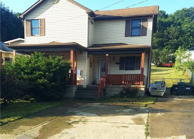 Property at 406 Walnut St, Sugarcreek Boro, PA 16343, 3 beds, 1.5 baths