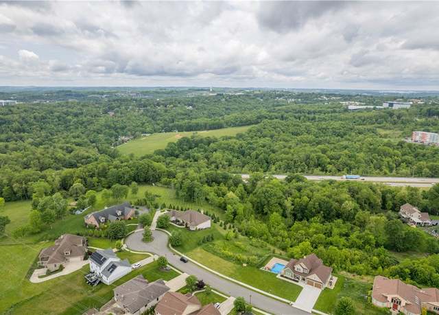 Property at 216 Tudor Ln, Robinson Twp - Nwa, PA 15205