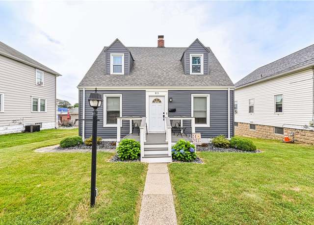 Property at 813 Washington Ave, Jeannette, PA 15644, 3 beds, 2 baths