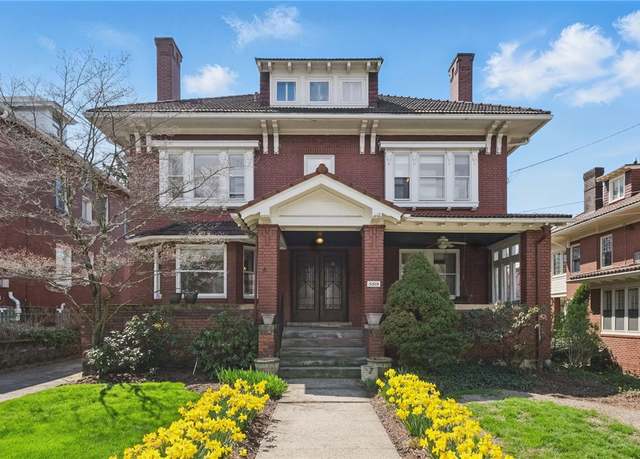 Property at 5818 Aylesboro Ave, Squirrel Hill, PA 15217, 6 beds, 4.5 baths