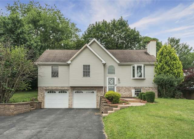 Property at 231 Loretta Dr, Monroeville, PA 15146, 4 beds, 3 baths