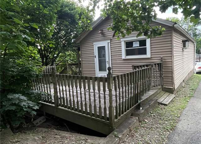 Property at 216 W Virginia Way, Jeannette, PA 15644, 2 beds, 1.5 baths
