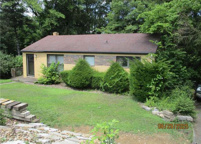 Property at 77 Bellview Cir, Robinson Twp - Nwa, PA 15136, 3 beds, 2 baths