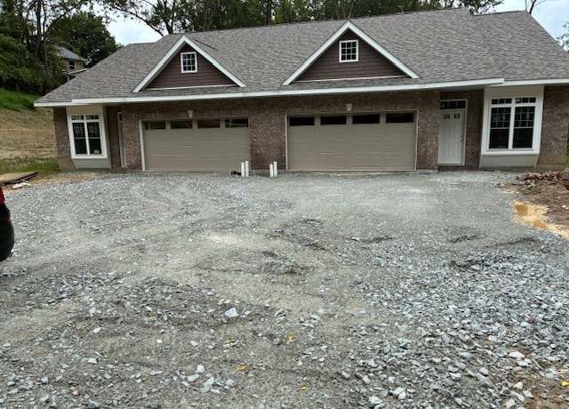 Property at 4055 Briarwood Dr, Hempfield Twp - Wml, PA 15644, 3 beds, 3 baths