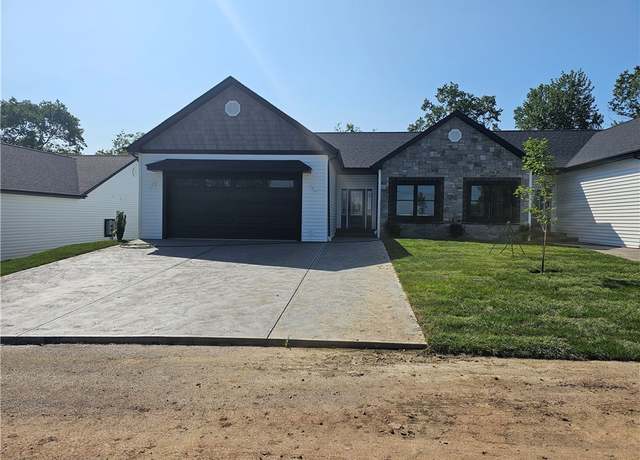 Property at 816 S 10th St, New Stanton, PA 15697, 2 beds, 3 baths