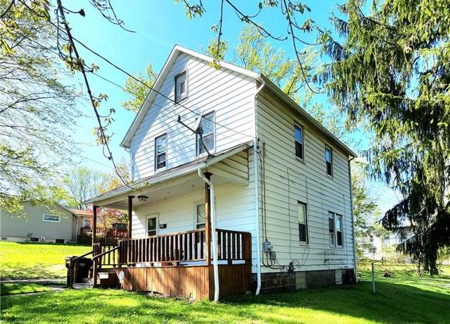 Property at 444 Curtis St, Sharon, PA 16146, 3 beds, 1 bath
