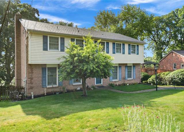 Property at 152 N Jamestown Rd, Moon/crescent Twp, PA 15108, 4 beds, 2.5 baths