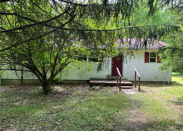 Property at 90 Grandview Ave Ext, White Twp - Ind, PA 15701, 3 beds, 1.5 baths