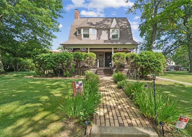 Property at 126 Fayette St, Westmont Hilltop School District, PA 15905, 5 beds, 4 baths