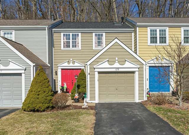 Property at 129 Commons Dr, Oakmont, PA 15139, 2 beds, 1.5 baths
