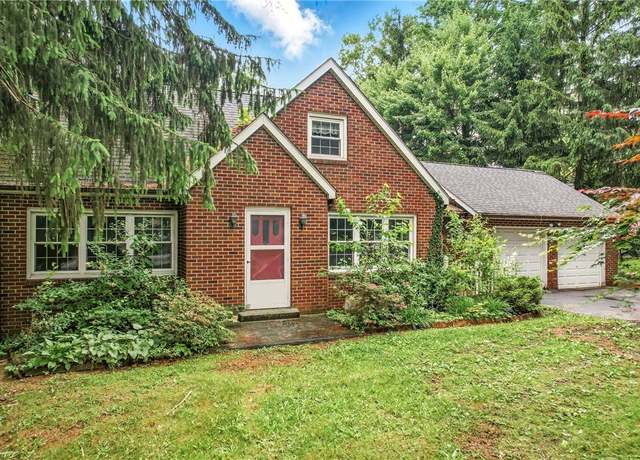 Property at 1060 S Hermitage Rd, Hermitage, PA 16148, 3 beds, 1.5 baths
