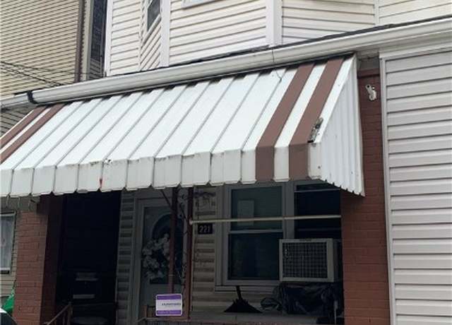 Property at 221 13th St, Sharpsburg, PA 15215, 4 beds, 2 baths