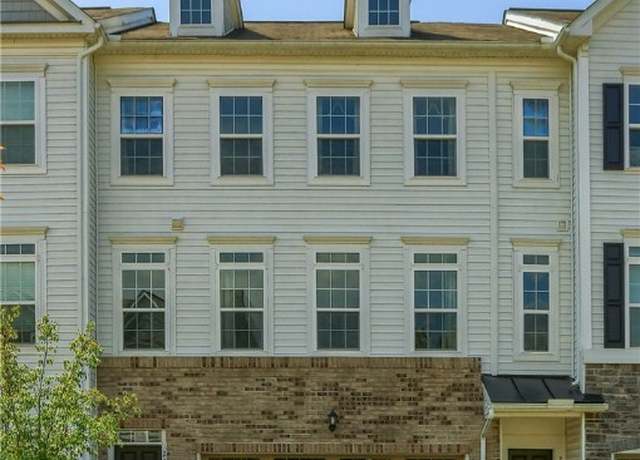 Property at 227 Eagle Dr, Cranberry Twp, PA 16066, 3 beds, 2.5 baths