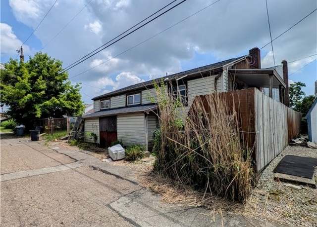Property at 1105 Parkside Drive (rear), Brackenridge, PA 15014, 3 beds, 2 baths
