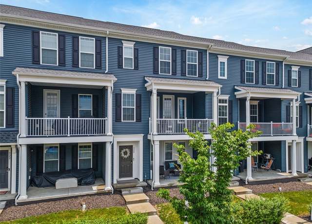 Property at 320 Harlequin St, Cranberry Twp, PA 16066, 3 beds, 2.5 baths