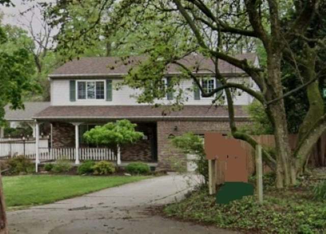Property at 430 Caryl Dr, Pleasant Hills, PA 15236, 4 beds, 2.5 baths