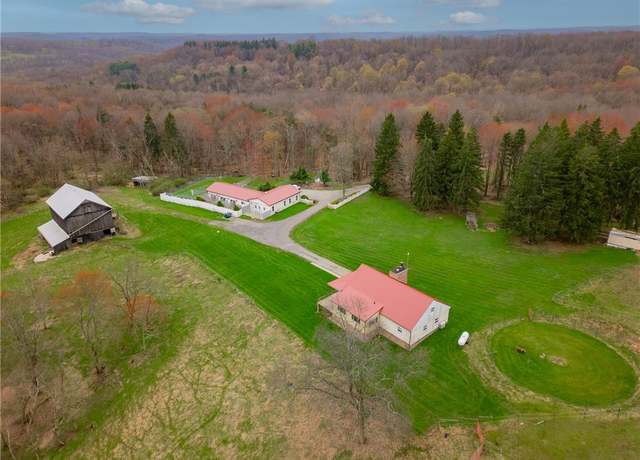 Property at 316 Noll Rd, Hanover Twp - Bea, PA 15043, 5 beds, 2.5 baths