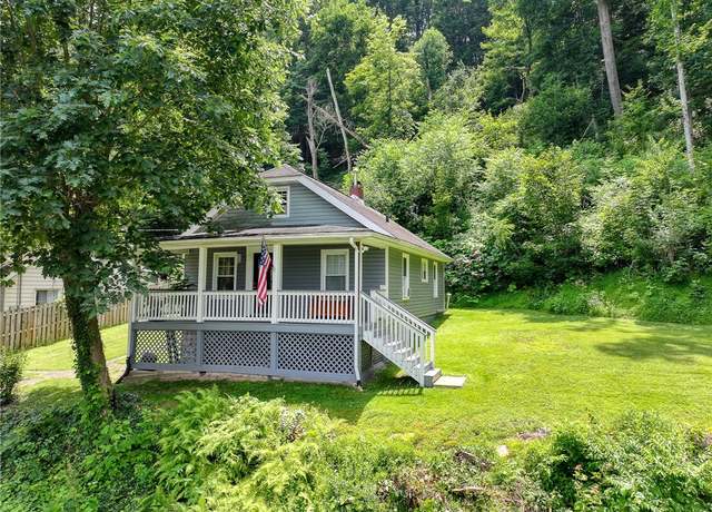 Property at 108 Hird Rd, Trafford, PA 15085, 3 beds, 1 bath