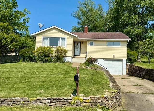 Property at 217 Crescent Dr, Hempfield Twp - Wml, PA 15601, 3 beds, 2 baths