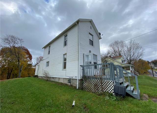Property at 1709 Morris St, New Castle/8th, PA 16102, 3 beds, 1 bath