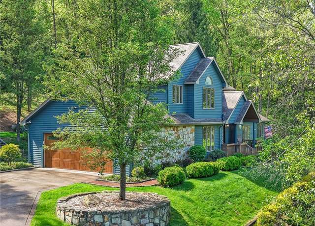 Property at 3932 Laurel Oak Cir, Murrysville, PA 15668, 4 beds, 3.5 baths