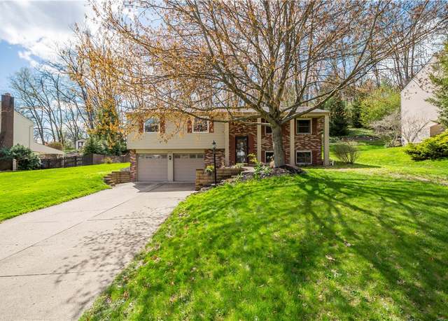 Property at 2572 Giant Oaks Dr, Upper St. Clair, PA 15241, 3 beds, 2.5 baths